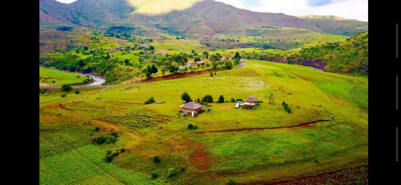 Twin Peaks Cottages And Horse Trekking Масеру Екстер'єр фото